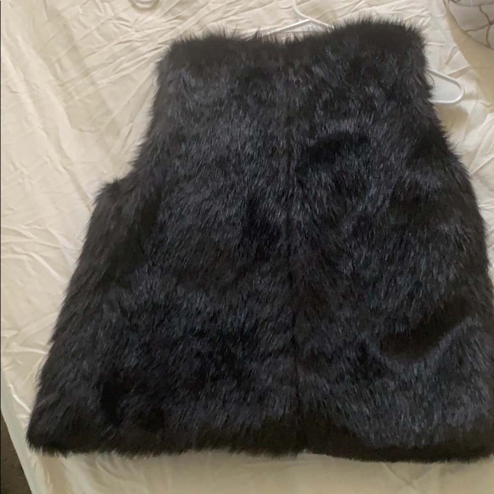 🎀Black faux fur vest / jacket/ coat - Picture 2 of 7